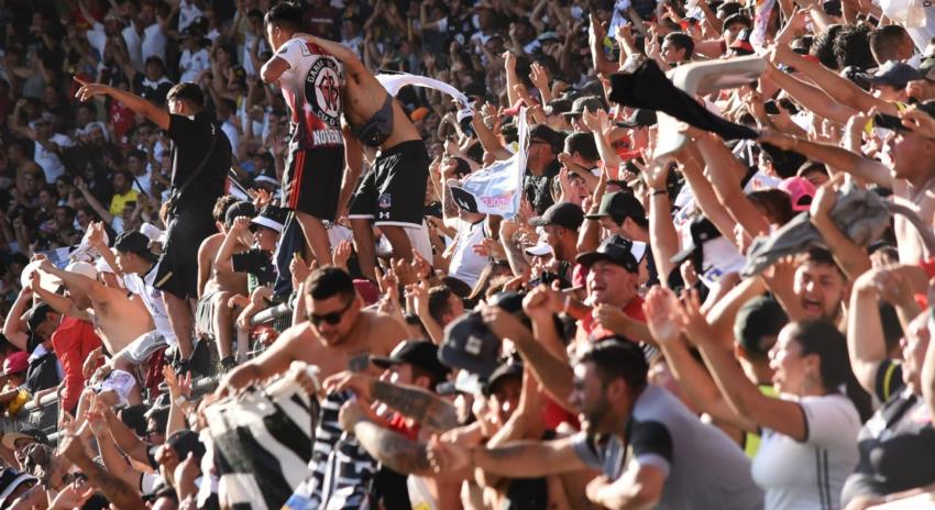 Denuncian fuertes insultos racistas de hinchas de Colo Colo a Athletico Paranaense en Twitter