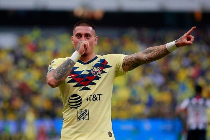 El tierno gesto del América de México con Nicolás Castillo en la foto oficial del equipo