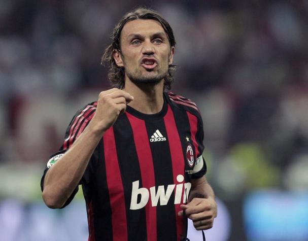 El ex futbolista y leyenda del Milán Paolo Maldini está contagiado con el COVID-19