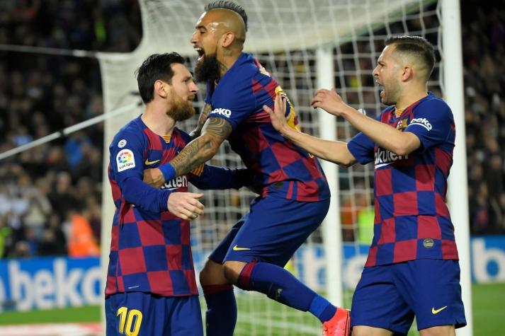 En España aseguran que Barcelona rebajará salarios a Vidal y a sus compañeros con o sin acuerdo