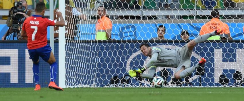 Ex portero de Brasil revela que duelo ante Chile en el Mundial de 2014 marcó su carrera