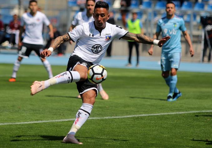 Lucas Barrios muestra el gimnasio que tiene en su hogar con un espacio dedicado a Colo Colo