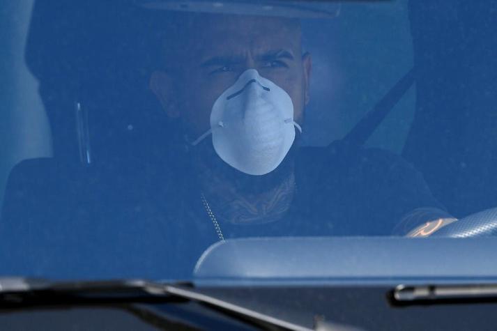 Así fue la llegada post-cuarentena de Arturo Vidal al centro de entrenamiento del FC Barcelona