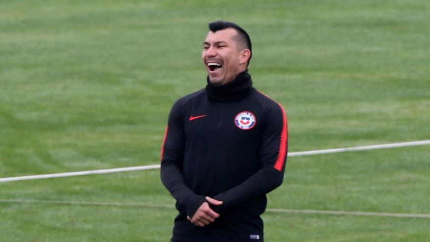 "Pa' variar retándome": La graciosa foto que compartió Gary Medel con la que celebra a su mamá