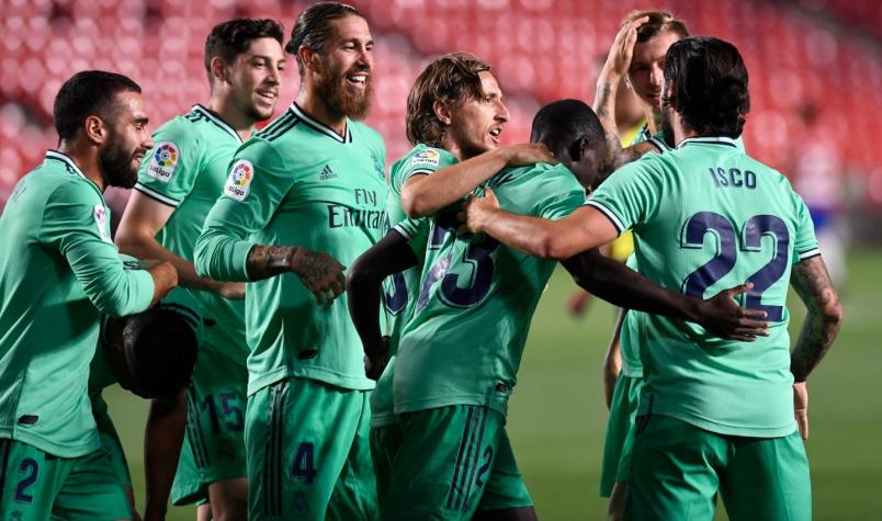 Sufren FC Barcelona y Arturo Vidal: Real Madrid vence a Granada y podría ser campeón el jueves