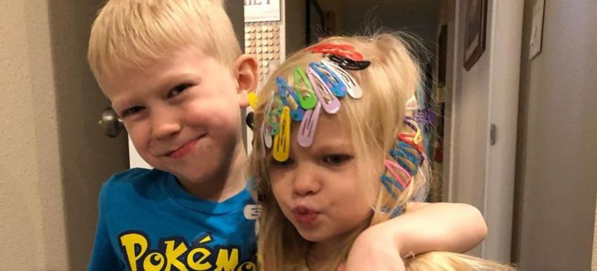 Consejo Mundial de Boxeo nombra campeón honorario a niño que salvó a hermana del ataque de un perro