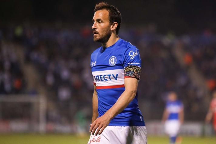 "Chapa" Fuenzalida pide disculpas a hinchas de la UC y responde a críticas de Nico Castillo