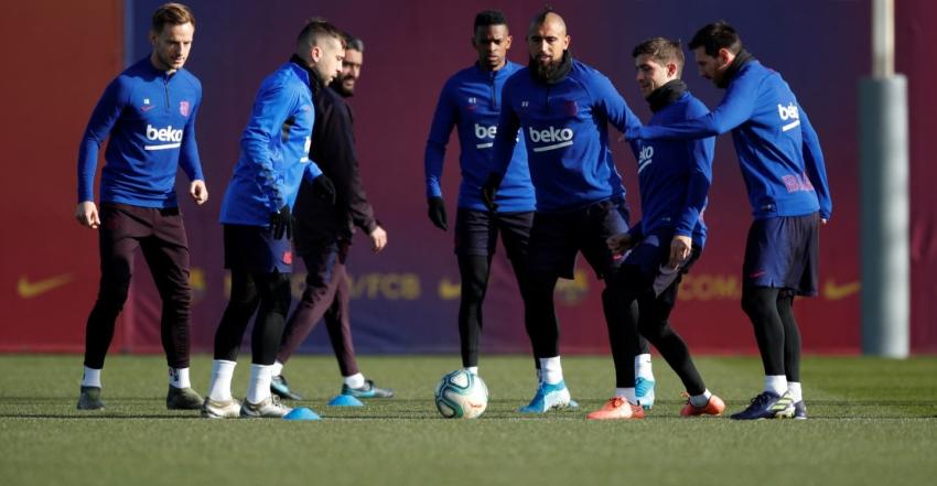 Prensa española adelanta lista de figuras que dejarían el FC Barcelona y apunta al caso de Vidal