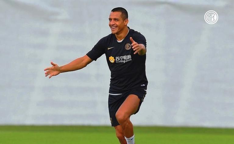 Arenga de peso: Suazo y Bravo alientan a Alexis Sánchez antes de la final de Europa League