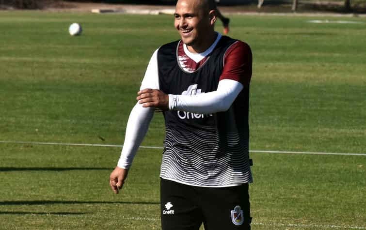 Con el 26 en la espalda: Humberto Suazo es titular en La Serena en su retorno a Primera