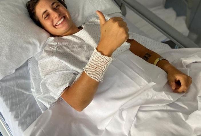 Como una película de terror: motociclista española exhibe las secuelas de su operación de espalda