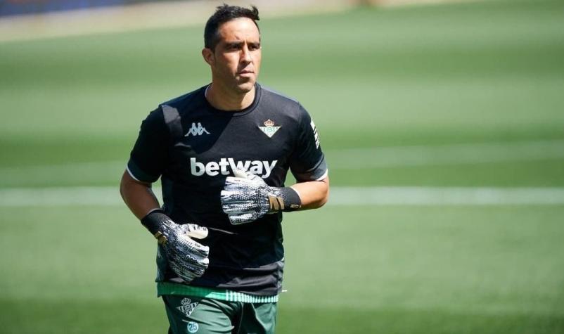 Bravo sufriría distención de ligamentos y sería duda para enfrentar a Uruguay