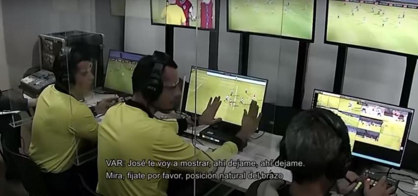 [VIDEO] Conmebol libera los audios del VAR del polémico penal no cobrado a Chile ante Uruguay