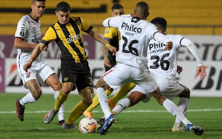 Peñarol se despide de la Libertadores con un amargo triunfo sobre Athletico Paranaense