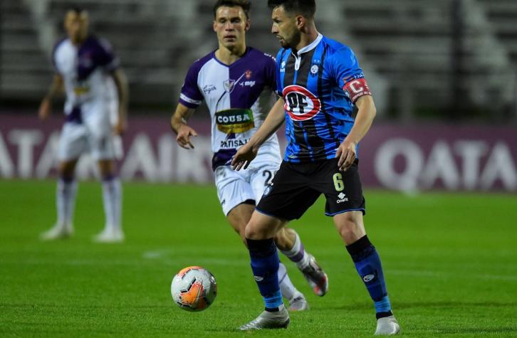 Huachipato sufre en Montevideo y pierde ante Fénix por Copa Sudamericana