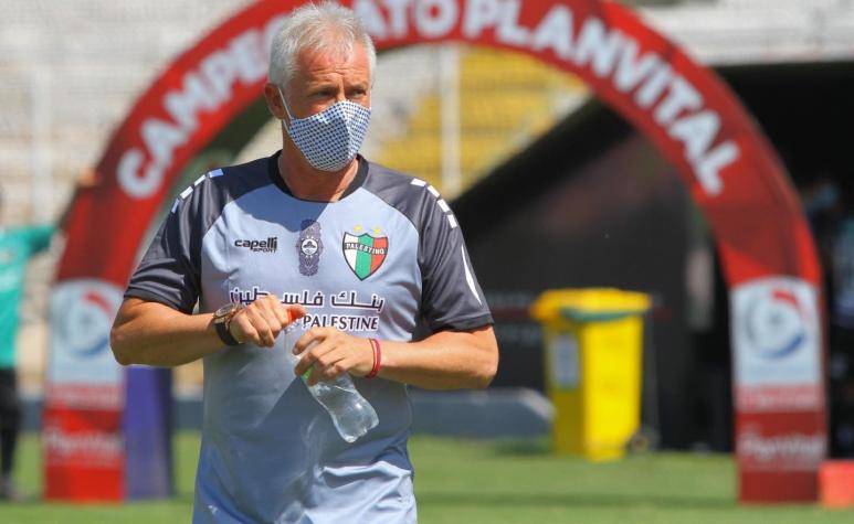 Palestino comunica la salida del técnico Ivo Basay