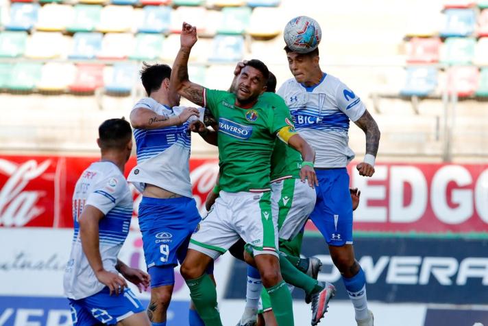 Católica rescata un agónico empate ante Audax en duelo marcado por reclamos al árbitro y expulsiones