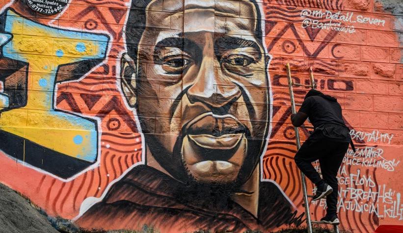 Jugador de la NBA regala una casa a la familia de George Floyd