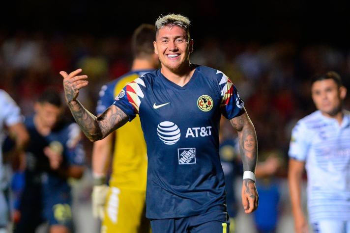 El trolleo de Nicolás Castillo a Colo Colo con el fantasma de la "B"