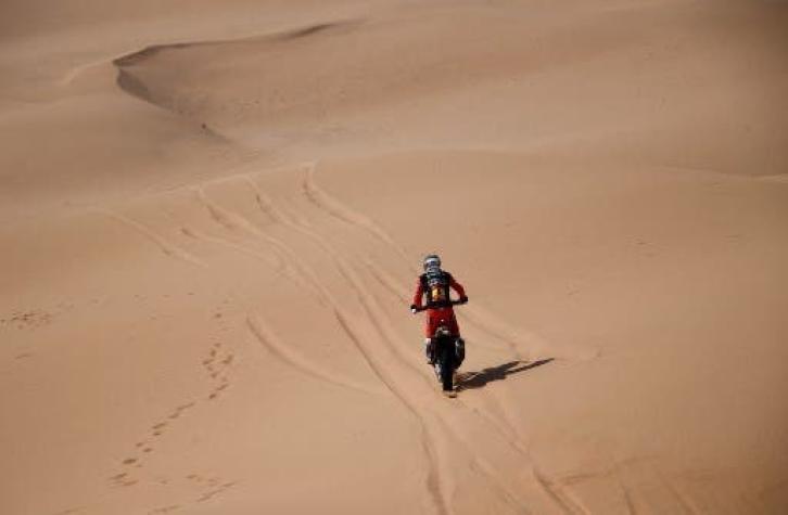 Chileno Cornejo lidera clasificación de motos del Dakar tras ser segundo en la etapa