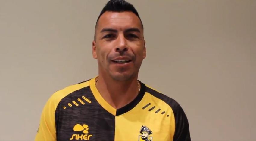Paredes ya luce la camiseta de Coquimbo: "Voy a dar el 100% para poder regresar pronto a Primera"