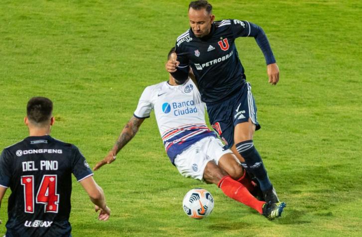 "Juega solo": Hinchas de la U destacan a Cañete ante San Lorenzo y critican al resto del equipo