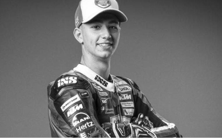 Luto en Moto 3: Muere piloto de 19 años que fue atropellado tras sufrir una caída
