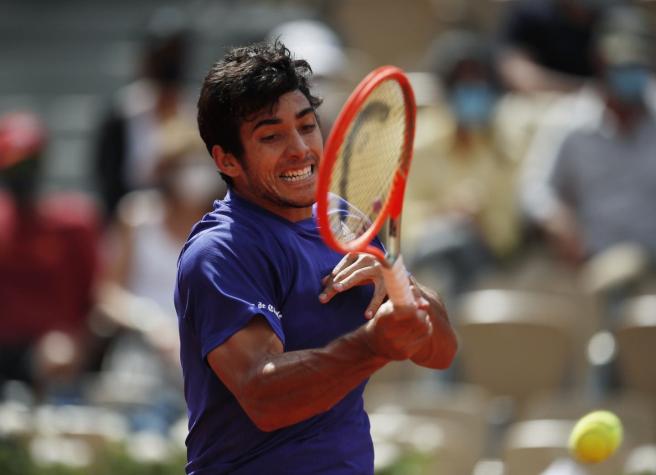 Garin no pudo superar su mal comienzo y se despidió de Roland Garros al caer con Medvédev