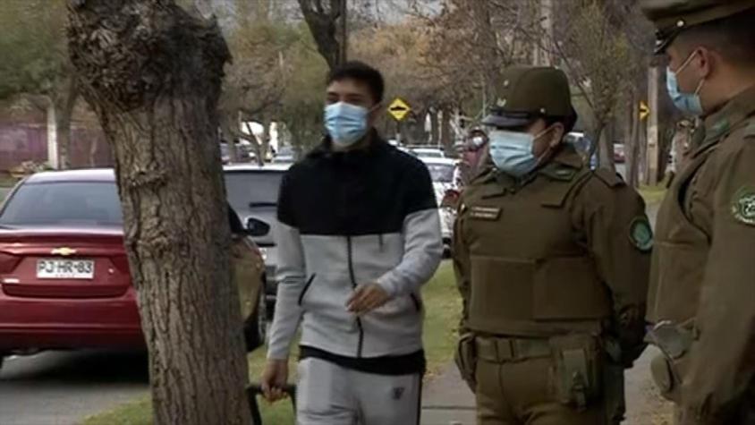 [VIDEO] Marcelino Núñez sorprende al llegar caminando a Juan Pinto Durán para sumarse a La Roja