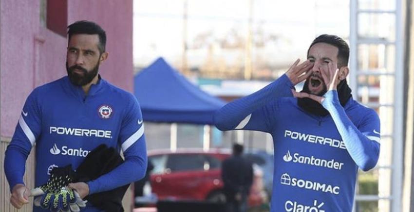 La Roja cumplió con su donación a fundación Santa Clara y recibió un regalo de agradecimiento