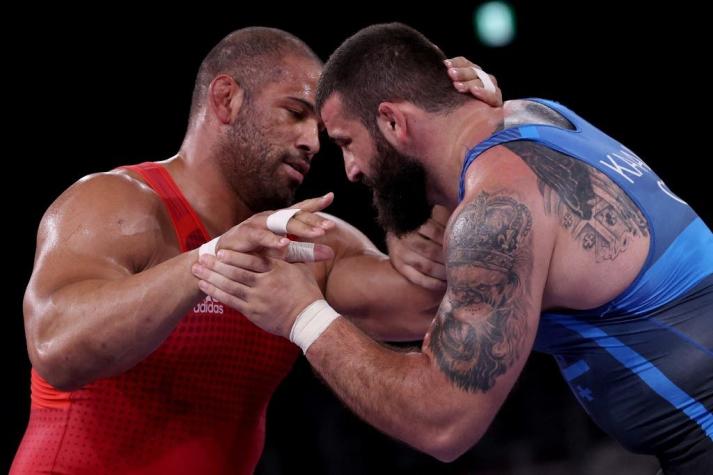 Yasmani Acosta apunta al arbitraje en su derrota en semifinales de la lucha grecorromana en Tokio