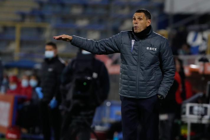 Universidad Católica anuncia que el técnico Gustavo Poyet deja la banca del club