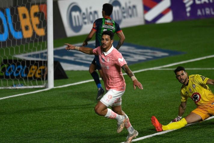 Católica demostró su jerarquía y venció 2-0 a La Calera: Quedó a solo dos puntos de Colo Colo