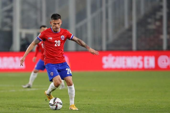 Buenas noticias en La Roja: Charles Aránguiz entrenó con balón en Juan Pinto Durán