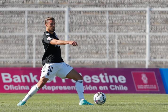 "Calibrando la zurda": Christian Santos avisa con este golazo de tiro libre en práctica de Colo Colo