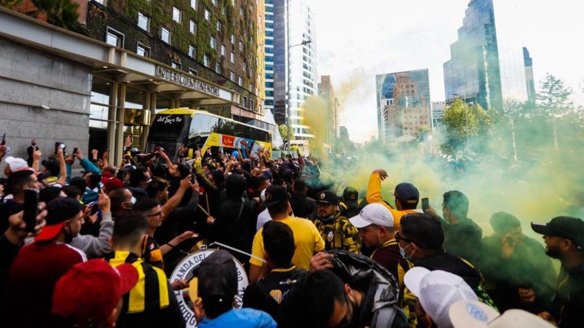 [FOTOS] El multitudinario "hotelazo" de los hinchas venezolanos en la previa contra La Roja