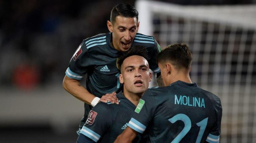 Argentina derrota a Perú en Buenos Aires y le tiende una mano a Chile