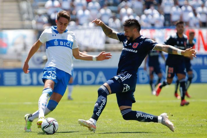 Católica está venciendo a la "U" gracias a un cabezazo de Zampedri