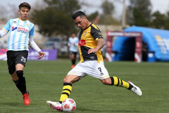 Nicolás Peric revela que Esteban Paredes se retira a fin de año