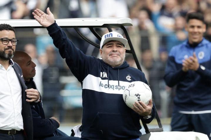 Aseguran que Maradona "está enterrado sin corazón" (y qué tienen que ver los hinchas de Gimnasia)