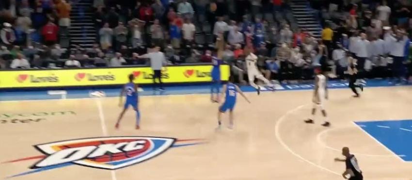 Increíble: Jugador de la NBA entregó partido a su equipo con un tiro a lo "Space Jam"