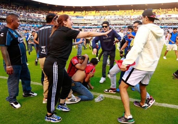 Al menos 22 lesionados tras graves incidentes en partido de liga mexicana