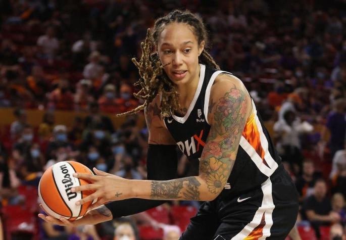 Dan detalles de detención de estrella de la WNBA en Rusia: Arriesgaría entre 5 y 10 años de prisión