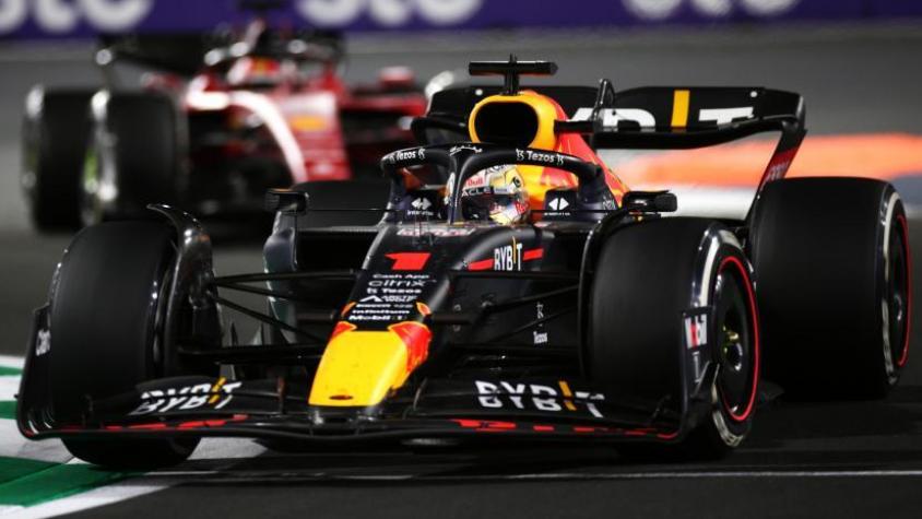 Verstappen se queda con la carrera en Arabia Saudita
