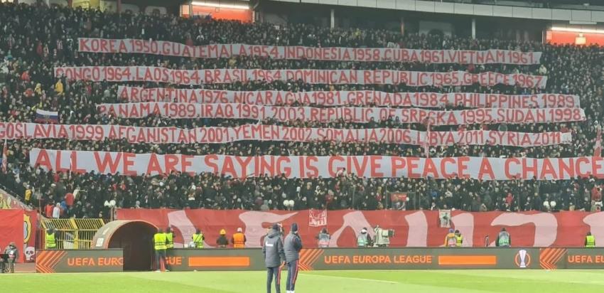 La hinchada de Estrella Roja "le tira la oreja" EEUU y la OTAN en la Europa League