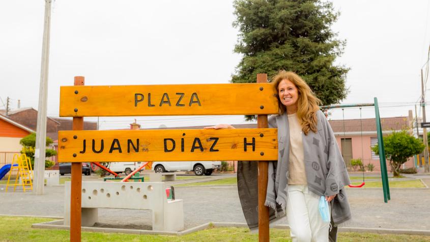 Mamá de Ben Brereton recorrió Penco y se emocionó hasta las lágrimas con la estatua de su hijo