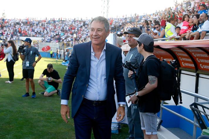 Llega invicto en los clásicos: Holan ganó en el Monumental y goleó a la U en San Carlos