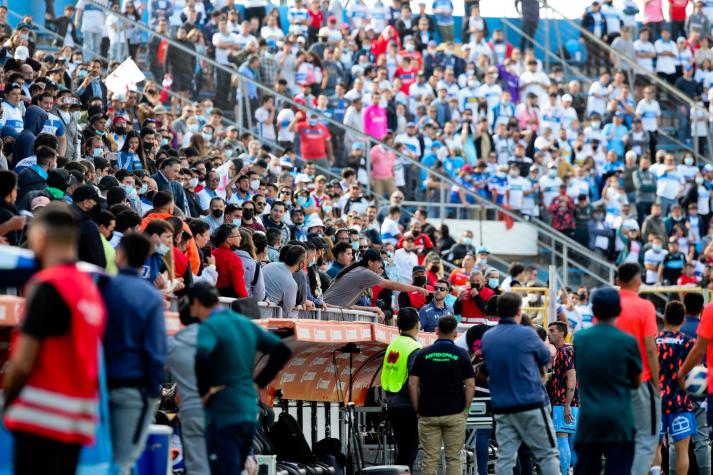 Periodista denuncia "zonas liberadas" para que barra de la UC golpee a hinchas albos infiltrados