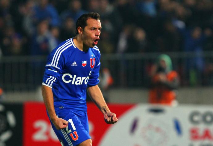 Marcelo Díaz se prueba la camiseta alternativa de la U y genera ilusión en los hinchas 