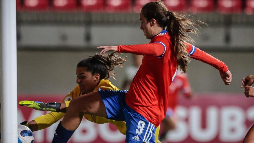 Sonya Keefe marca gol